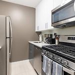 Spacious Apt In Murray Hill