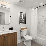 Bright And Modern Unit