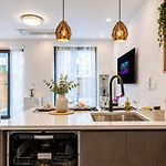 Modern And Stylish 1Bd Duplex And Backyard