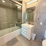 Convenient Spacious Bright New Modern Penthouse 3Br2Ba Balcony Apt