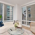 Luxury Apartments In Downtown Manhattan Skyline Views