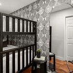 Bright And Modern Unit