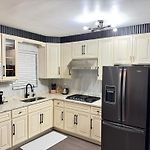 Luxury Duplex In Pelham Gardens