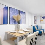 2 Bedroom Manhattan Beachfront