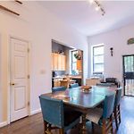 Spacious Garden Duplex 2 Bdrm New York City