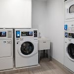 Holiday Inn Express & Suites Woodside Laguardia Airport