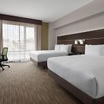 Holiday Inn Express & Suites Woodside Laguardia Airport