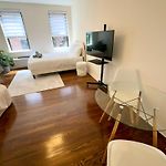 Cozy Cute Studio Apt In Midtown East Manhattan Elevator Laundry Steps To Subway