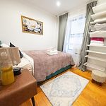 2Br Apt Near Mount Sinai & Metropolitan Hospitals