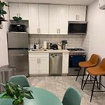 The Broadway Escape - Private Room In Times Square