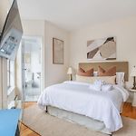 West Village Luxe 1Br