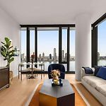 Embassy I 21St Floor 2Br With Doorman Gym Pool