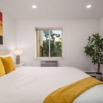 Cooper Terrace 1Br Light-Filled Loft With Balcony In Elevator Building