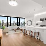 Embassy II 24Th Floor 2Br With Doorman Gym Pool