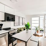 22-4A Sleek Modern 1Br Gramercy