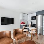 22-3B Sleek Modern 1Br Gramercy