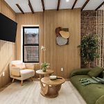 Boerum Terrace Sunlit Studio With Private Terrace