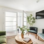 22-4A Sleek Modern 1Br Gramercy