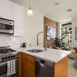 Broadway Terrace Sunlit 1Br With Private Balcony