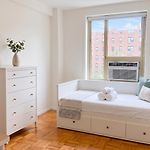 Grand East Side Home, Spacious & Cozy 3 Bedroom Retreat
