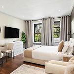 The Yorkville V Vibe 8836