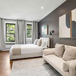 The Yorkville V Vibe 8836