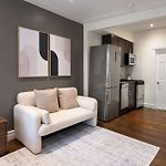 The Yorkville V Vibe 8836