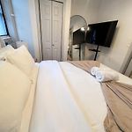 Modern Upper East Side Studio Next To Central Park