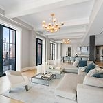 Penthouse Modern Spacious Bedrooms