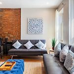 Beautiful 2-Bedroom Townhouse Nyc