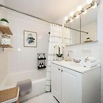 Cozy Cute Studio In Midtown East Manhattan Elevator Laundry Steps To Subway
