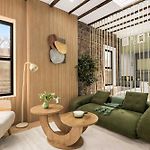 Boerum Terrace Sunlit Studio With Private Terrace