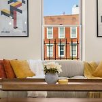 Broadway Terrace Sunlit 1Br With Private Balcony