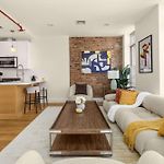 Broadway Terrace Sunlit 1Br With Private Balcony