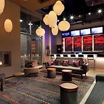 Aloft By Marriott Long Island City-Manhattan View