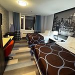 Super 8 By Wyndham Brooklyn Fulton Street Broadway Junction