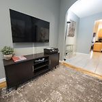 2Br Apt Near Mount Sinai & Metropolitan Hospitals