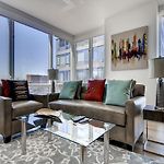Global Luxury Suites At Sky