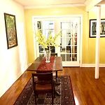 Townhouse On Greene