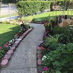 Beautiful Room Near Jfk And Close To Laguardia Airports