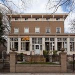 Akwaaba Mansion