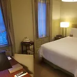 Wales 3* New York