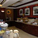Hampton & Staten Island Hotel