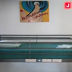 Jazz On The Park Hostel