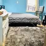 Hotel Brooklyn Blue House
