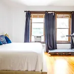 House With 5 Bedrooms In Manhattan New York With Enclosed Garden And Wifi