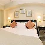 Plaza Athenee Hotel