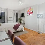 Elevate Apartments At Times Square