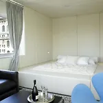 Nu Hotel 4*