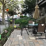 Classical American House 4 * New York
